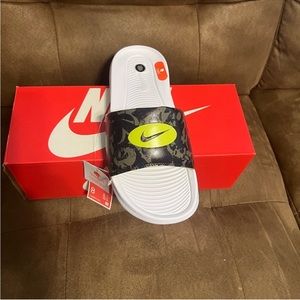 Women’s size 8 Nike slides